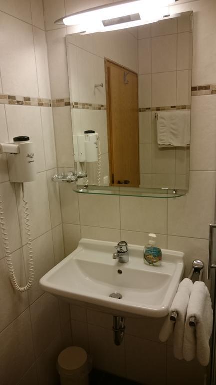 Hotel Am Wald Ottobrunn Zewnętrze zdjęcie