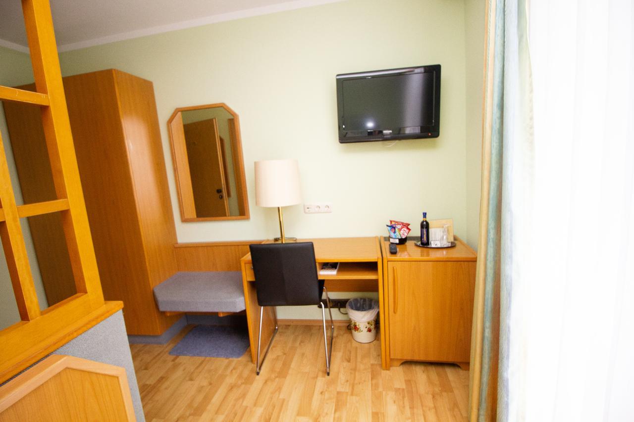 Hotel Am Wald Ottobrunn Zewnętrze zdjęcie